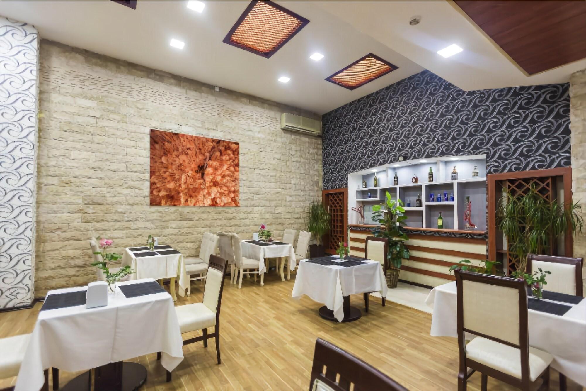 Vania Hotel Баку Экстерьер фото